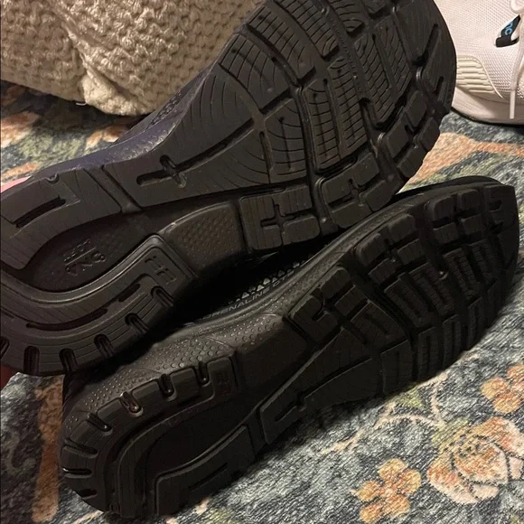 Brooks Men's Black Athletic Shoes - Picture 6 of 7